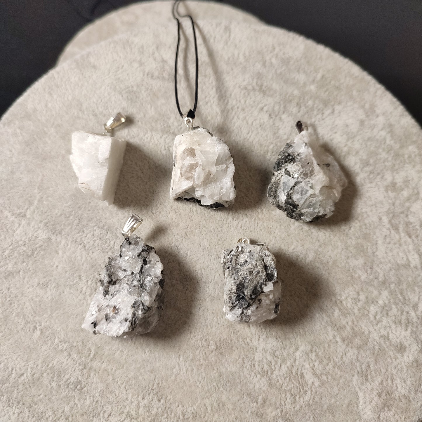 Colgante piedra luna en bruto