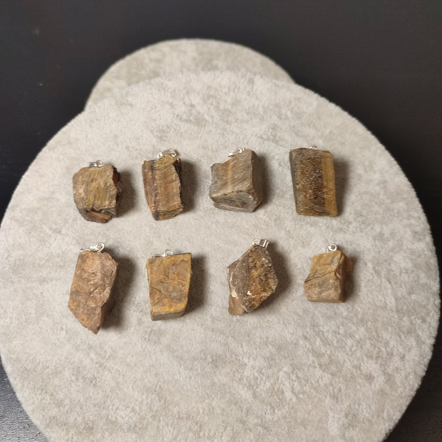 Colgante ojo de tigre en bruto