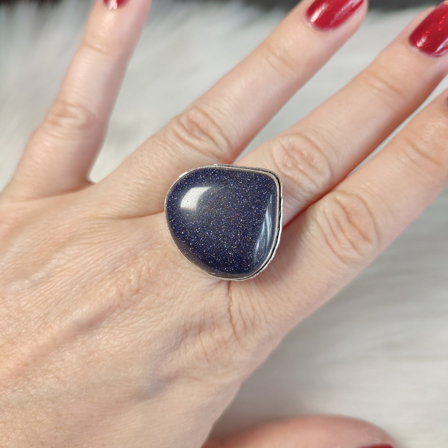 Anillo baño de plata con aventurina azul