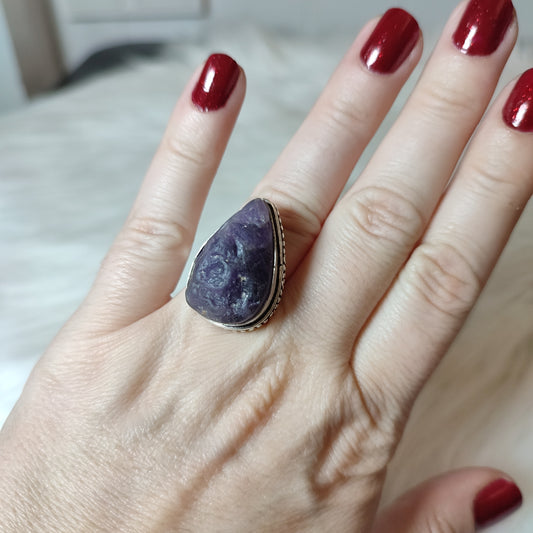 Anillo baño de plata con amatista chevron