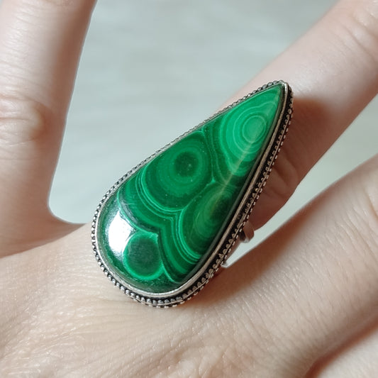 Anillo baño de plata con malaquita