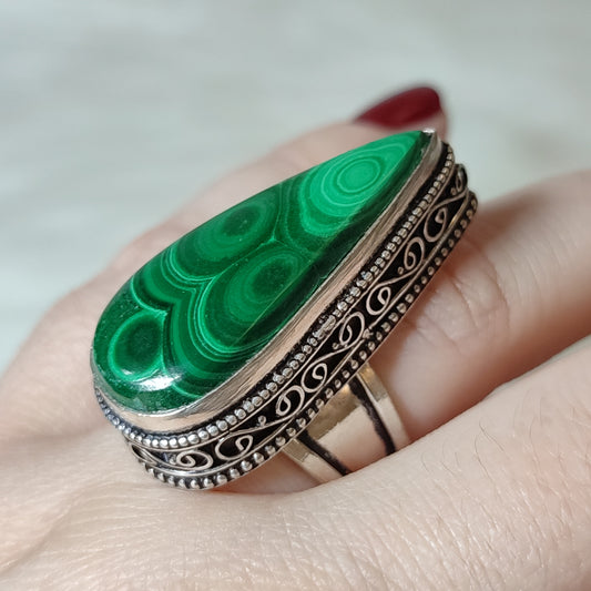 Anillo baño de plata con malaquita
