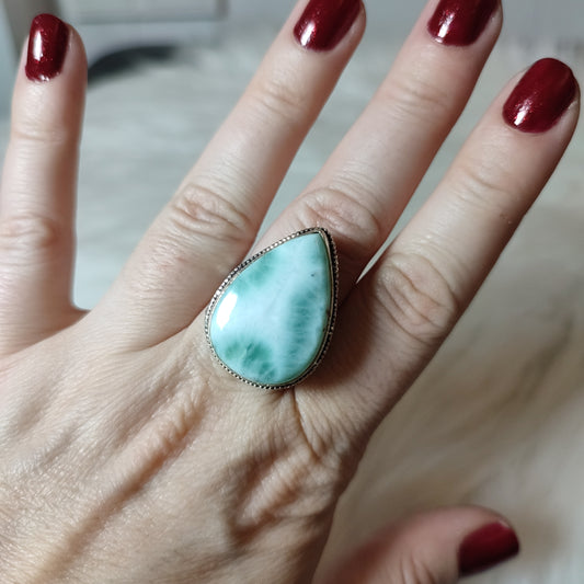 Anillo baño de plata con larimar
