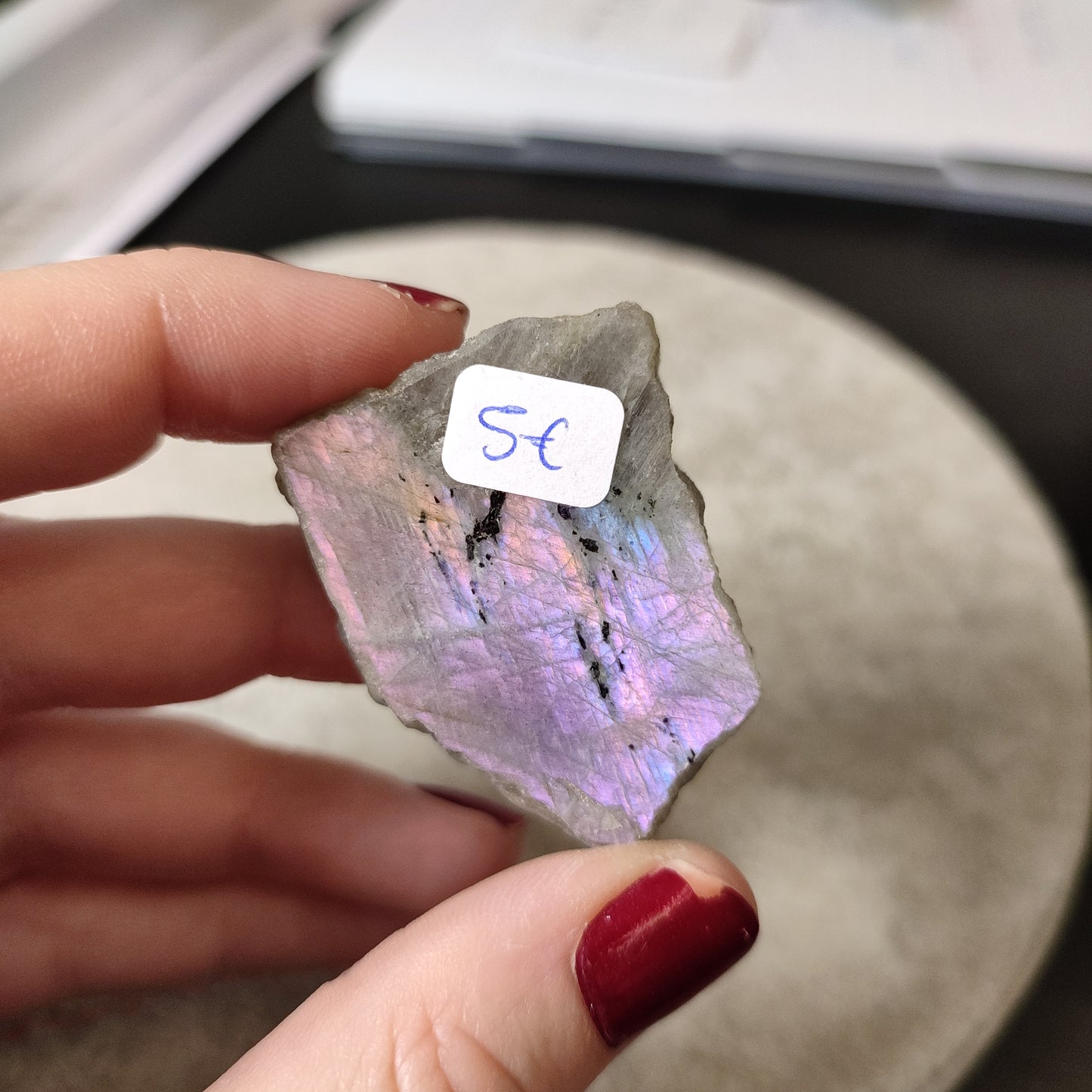 Pedazos Labradorita multicolor