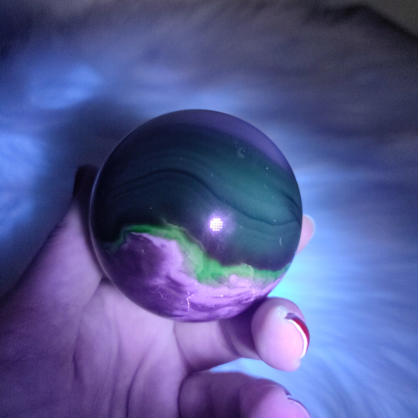 Esfera agata reactiva uv 303gr