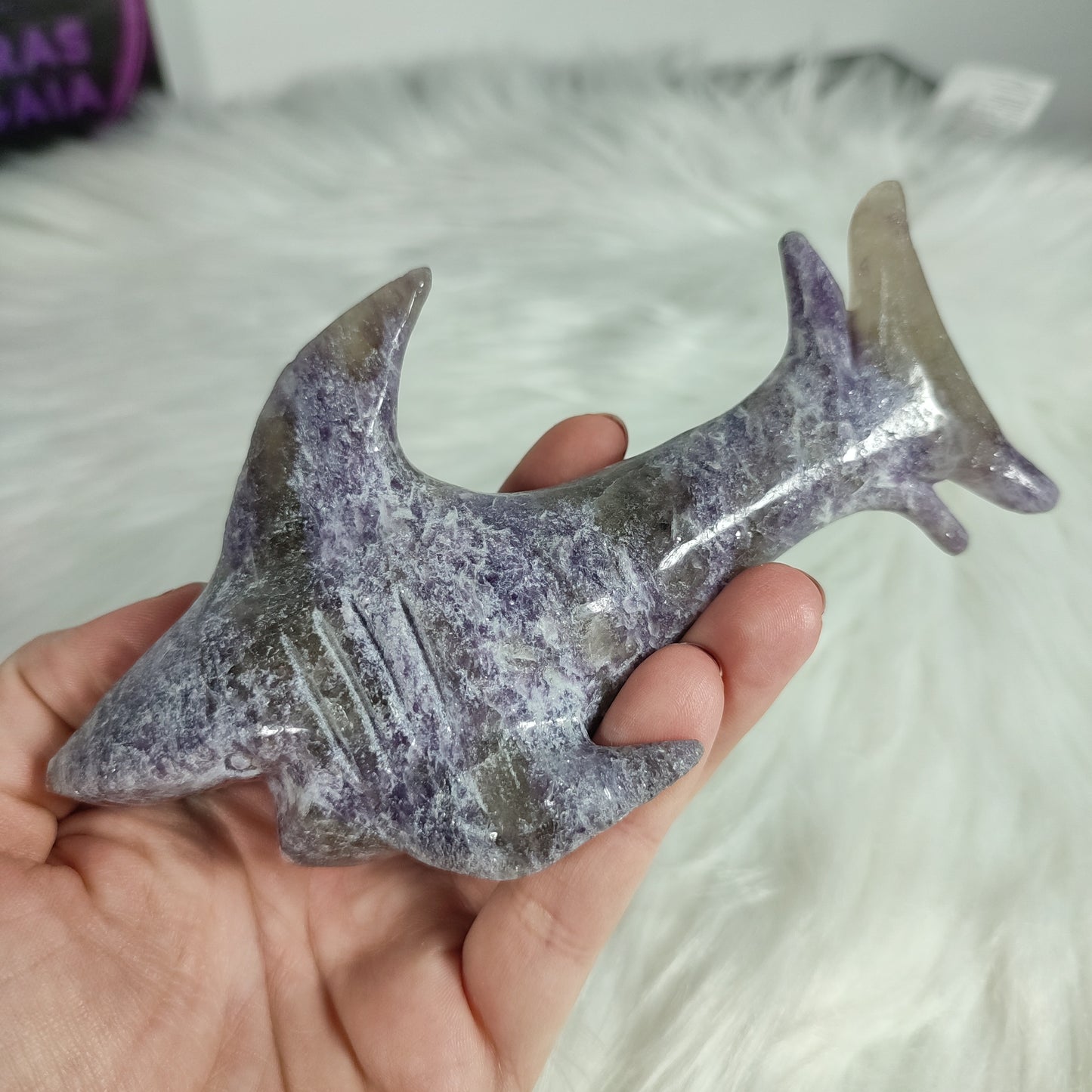 Espectacular tiburon piedra unicornio 291 gramos