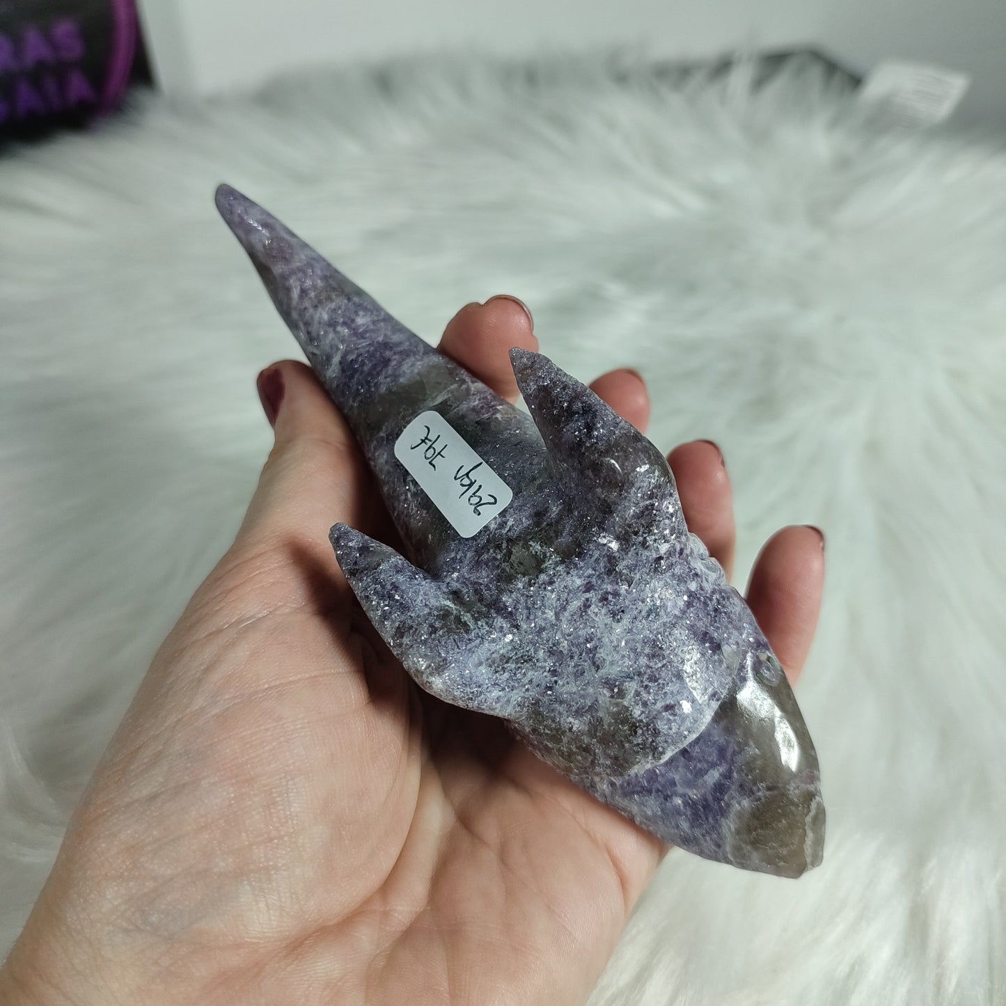 Espectacular tiburon piedra unicornio 291 gramos