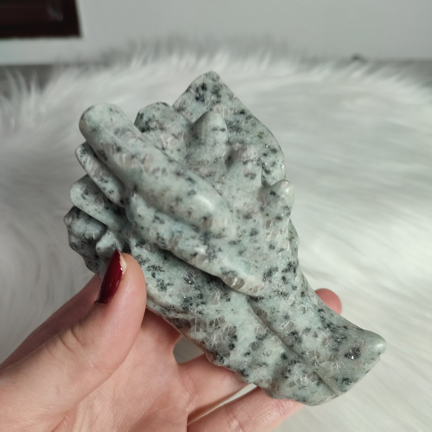 Cabeza dragón tallado en jaspe kiwi 476 gramos
