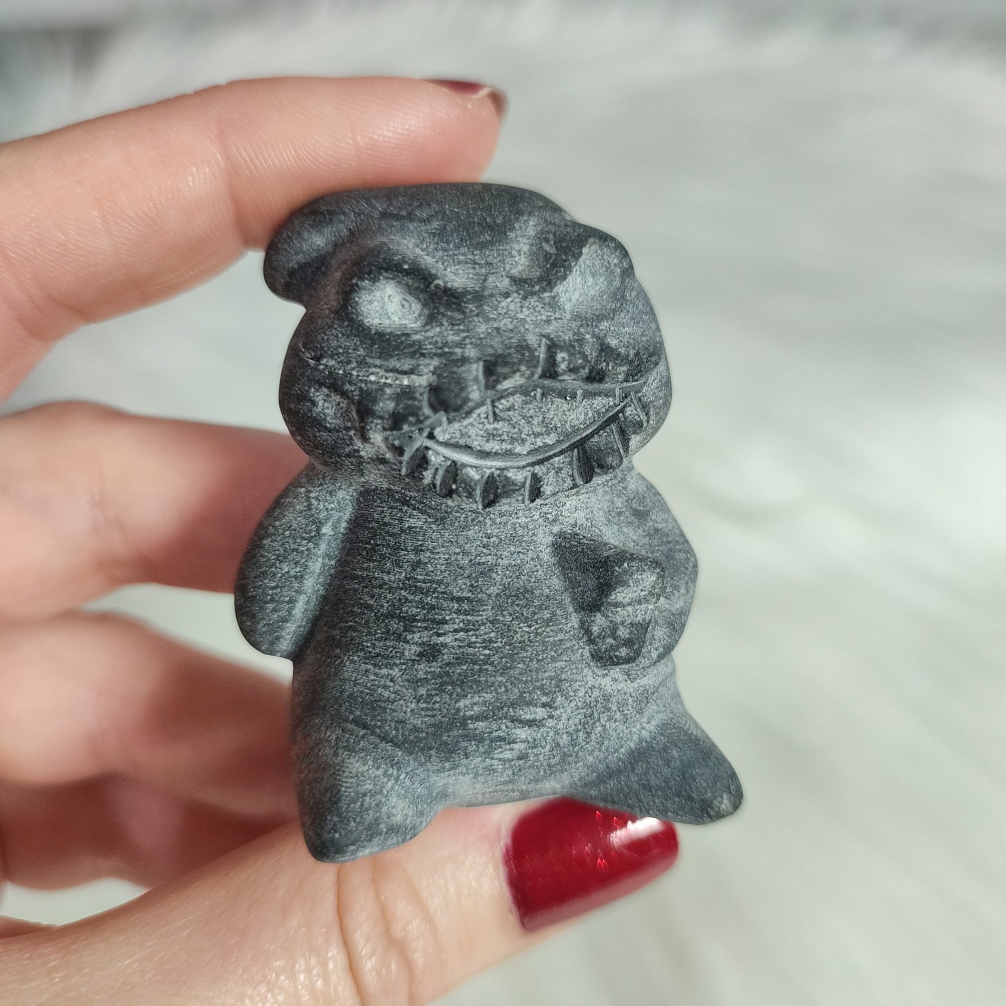 Oggie Boggie de pesadilla antes de navidad tallado en obsidiana negra
