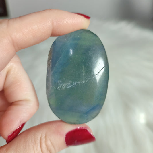 Rodado flúorita azul y amarilla