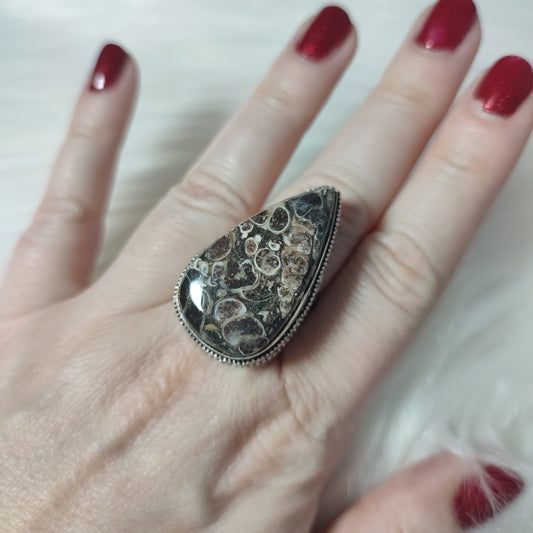 Anillo baño de plata con ágata turritella