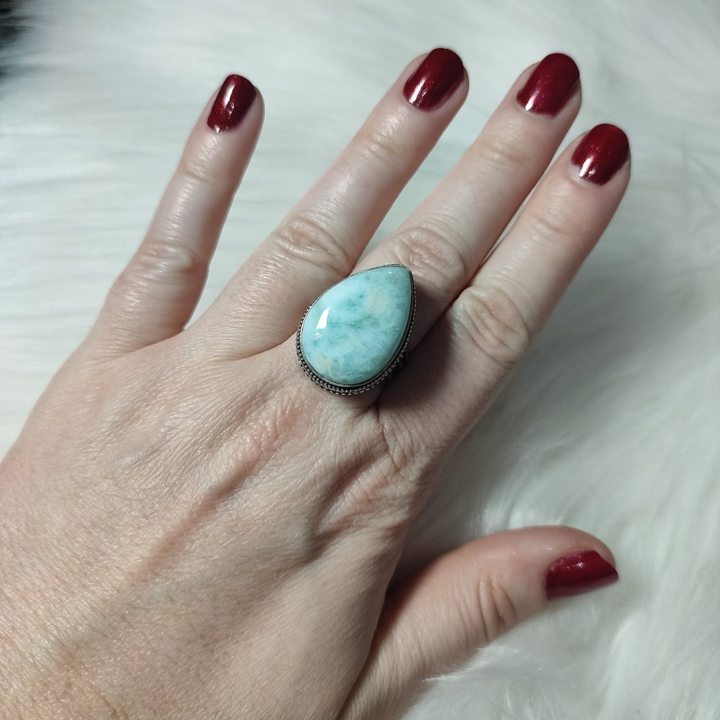 Anillo baño de plata con larimar