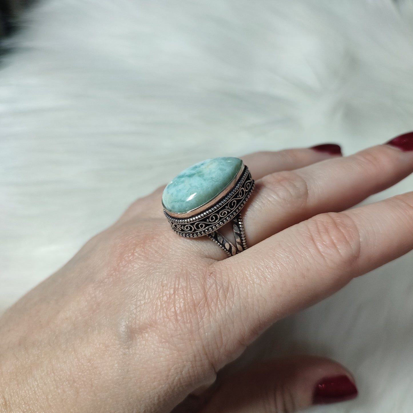 Anillo baño de plata con larimar