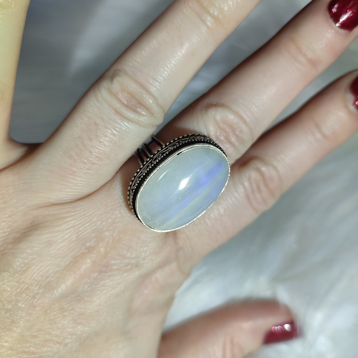 Anillo baño de plata con piedra luna