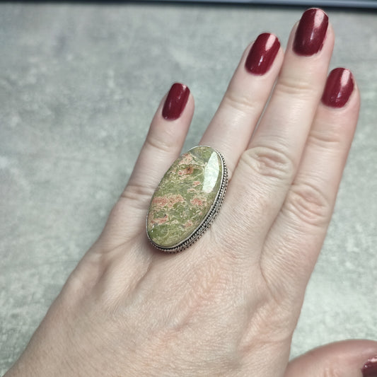 Anillo baño de plata con unakita