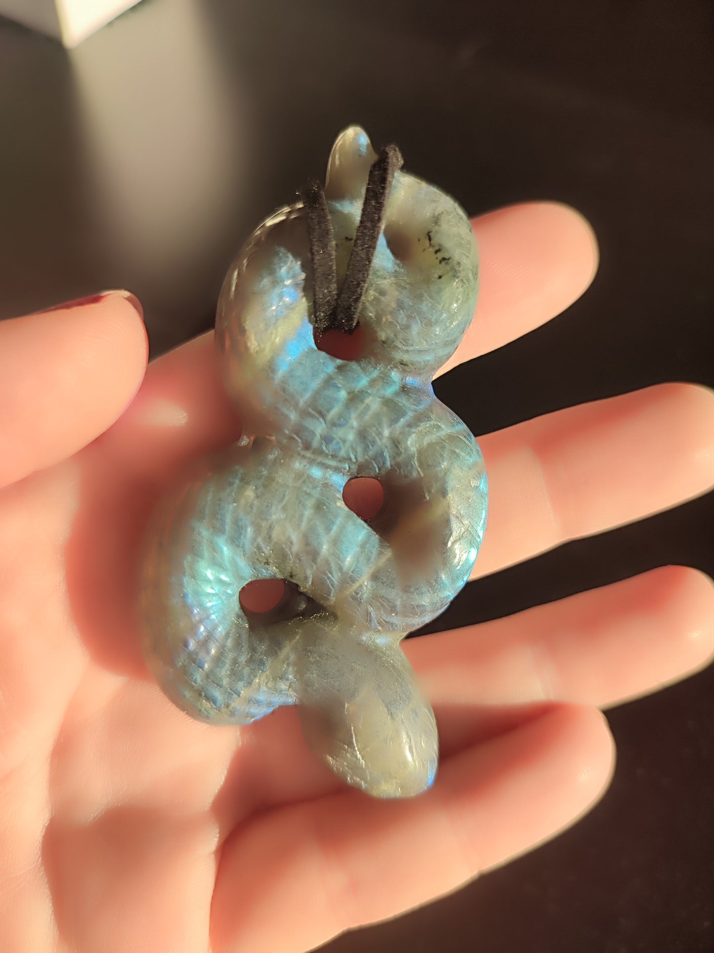 Colgante serpiente tallada labradorita