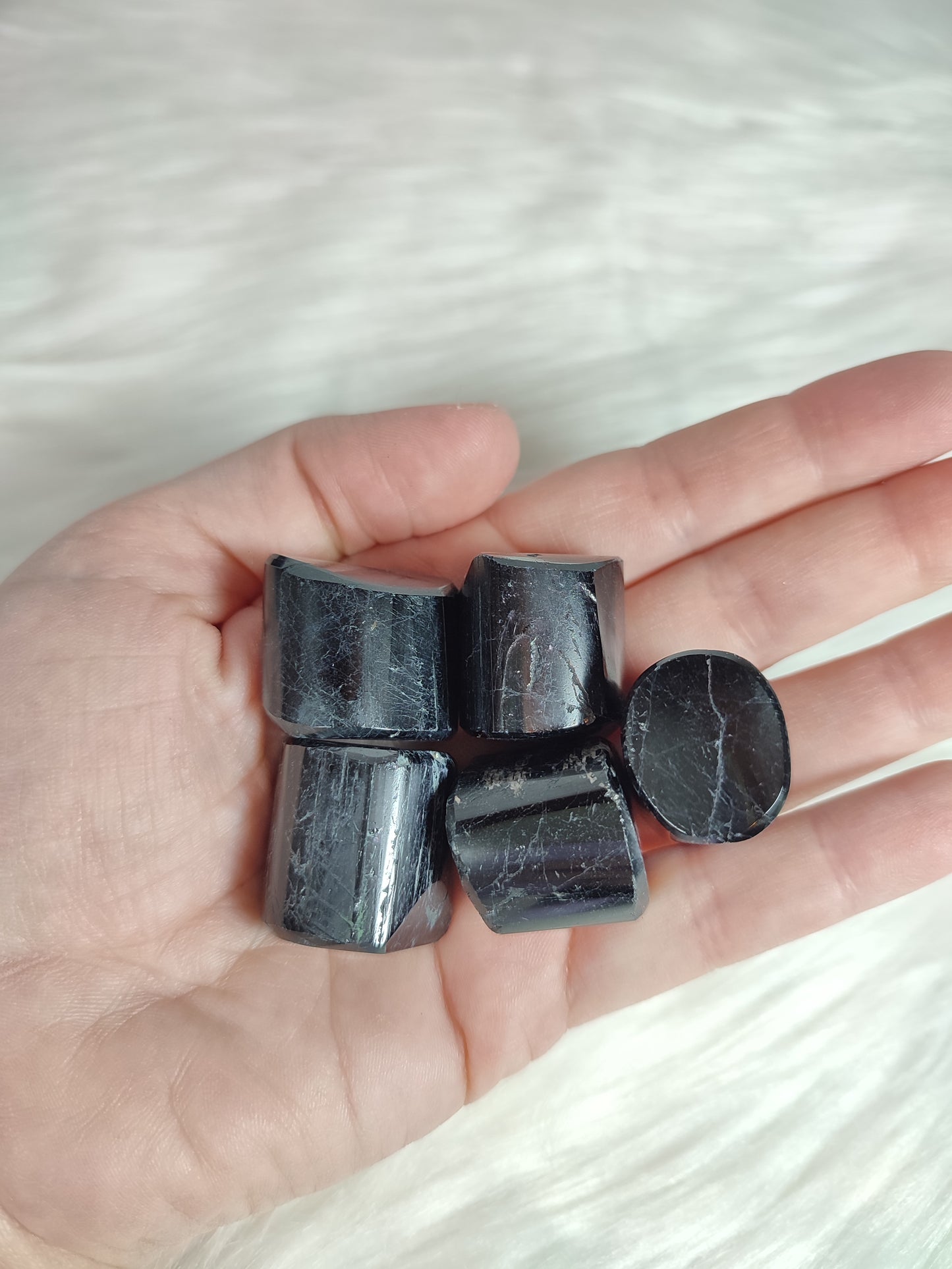 Canto rodado turmalina negra