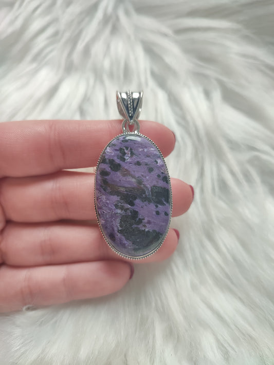 Colgante baño de plata con charoita