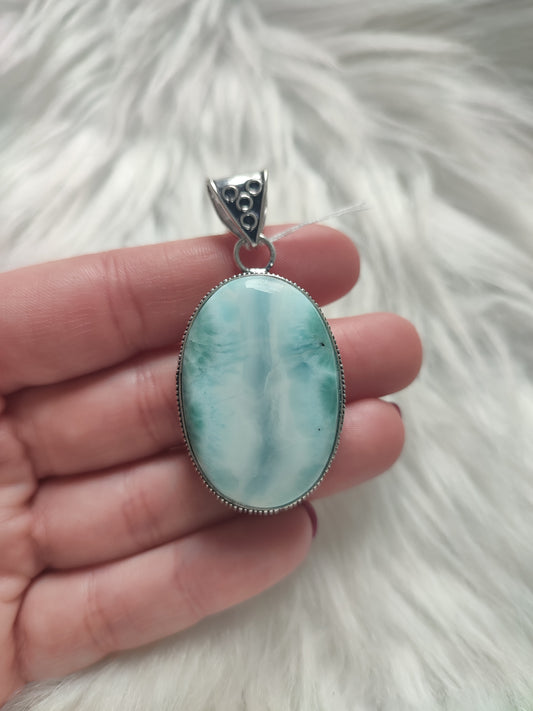 Colgante baño de plata con larimar