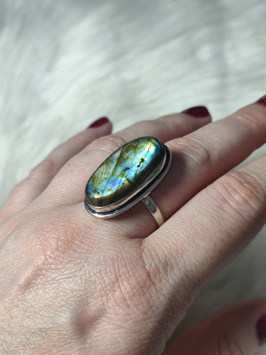 Anillo baño de plata con labradorita