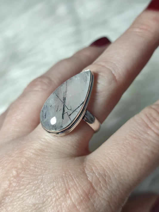 Anillo baño de plata con cuarzo turmalina negra