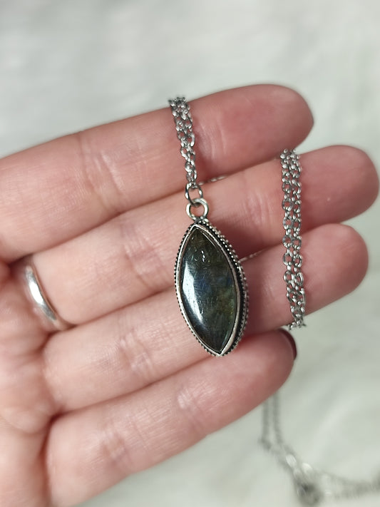 Colgante baño de plata y labradorita 322