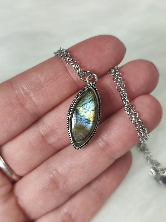 Colgante baño de plata y labradorita 321