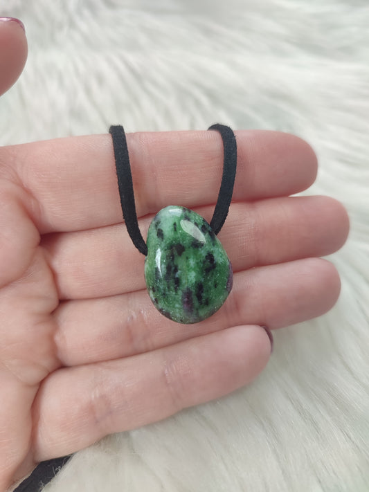 Collar con zoisita rubi - Perita - Caramelito