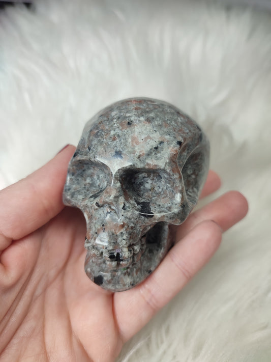 Calavera tallada en yooperlita 301 gramos