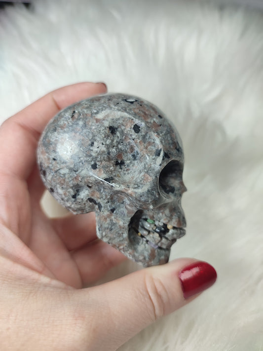 Calavera tallada en yooperlita 301 gramos