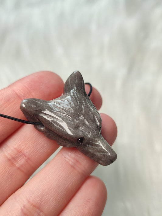 Colgante lobo - Kitsune en Obsidiana plateada