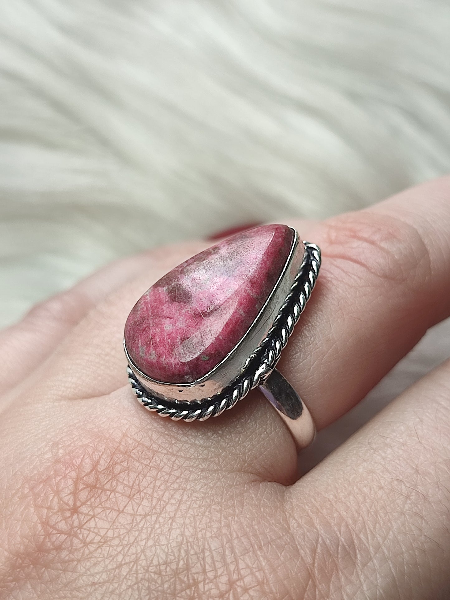 Anillo baño de plata con thulita - Ajustable 54