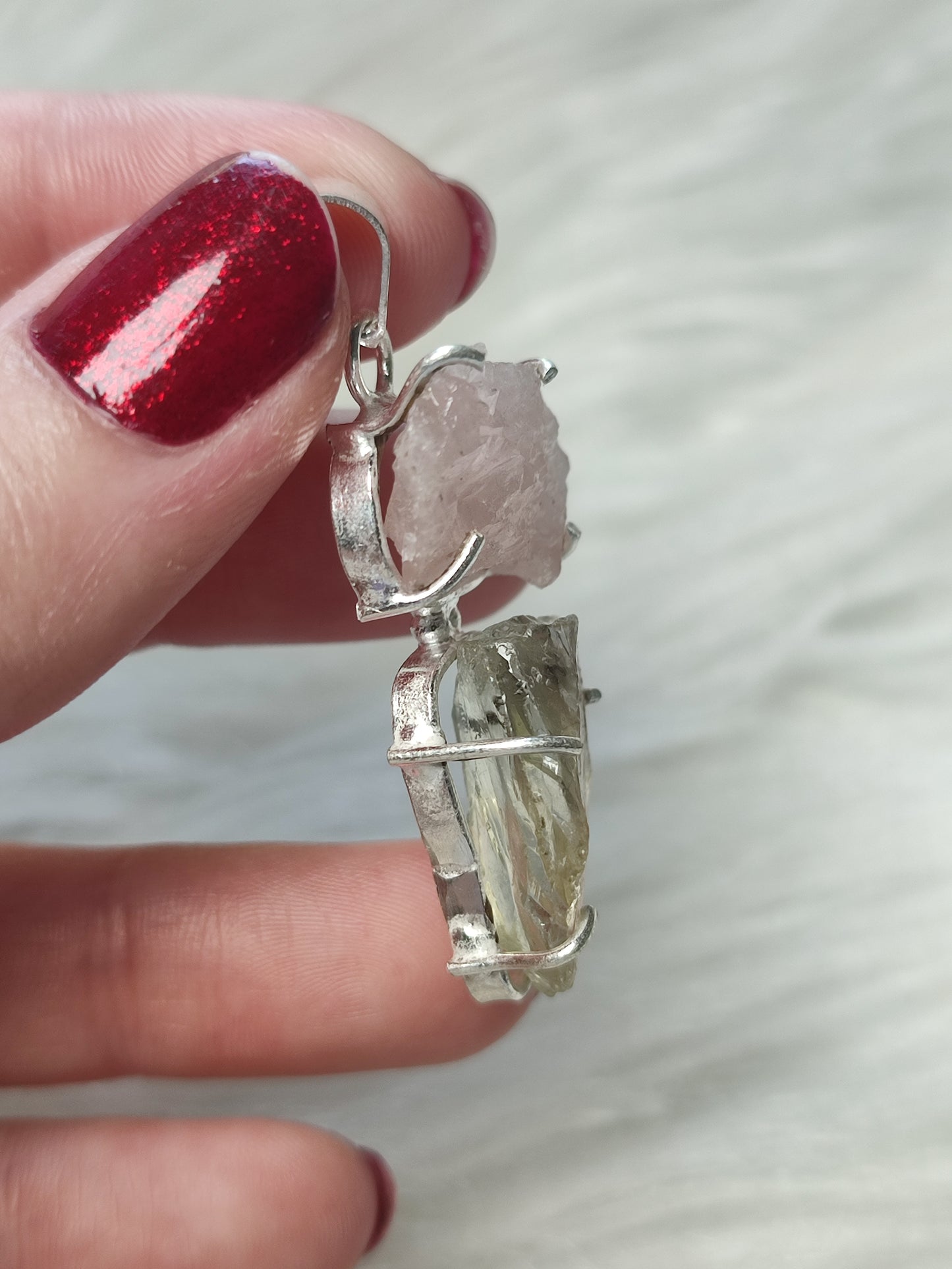Colgante baño de plata con prasiolita y cuarzo rosa