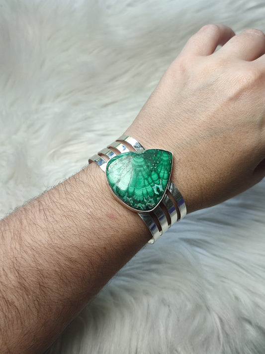 Brazalete baño de plata con malaquita