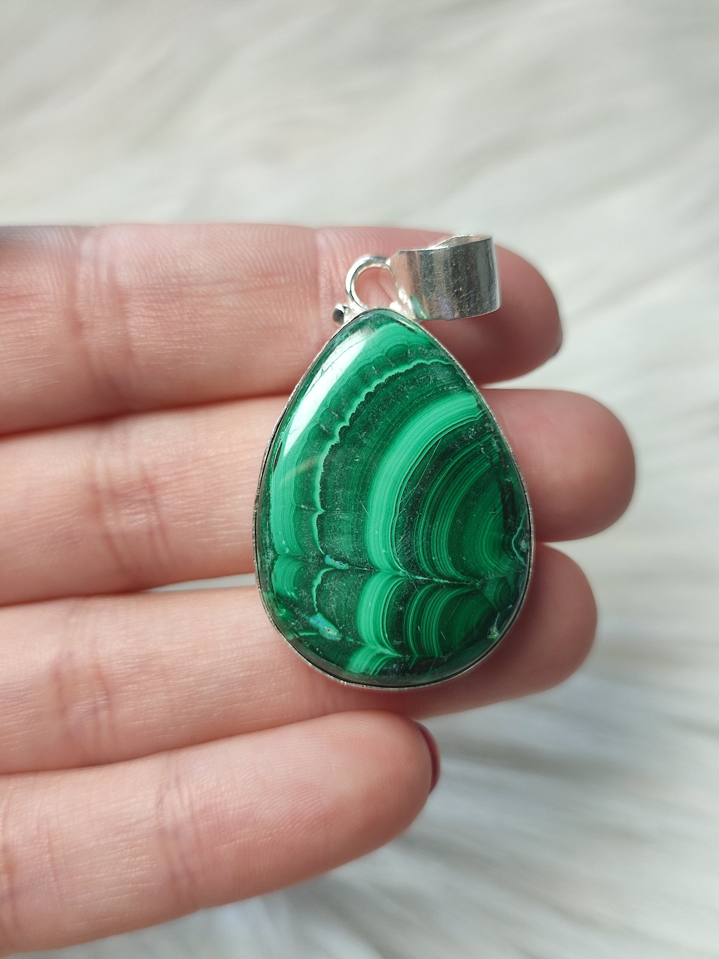 Colgante baño de plata con malaquita