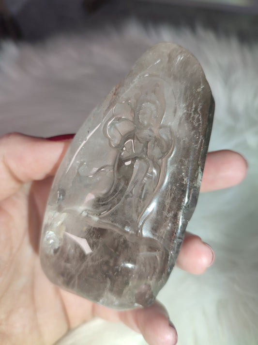 Kwan Yin tallada en cuarzo jardín 335 granos