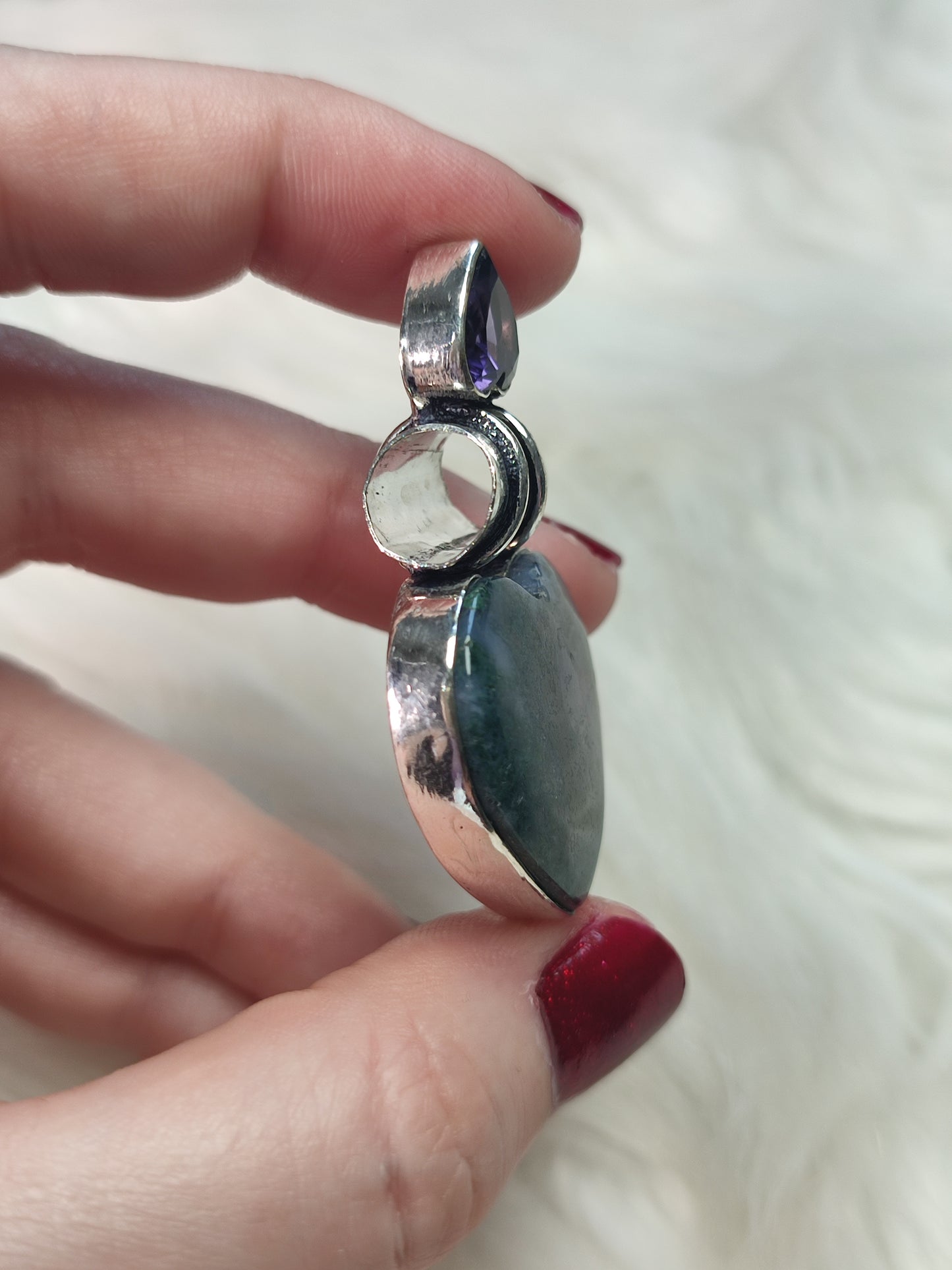Colgante baño de plata con ágata musgo y cristal lila