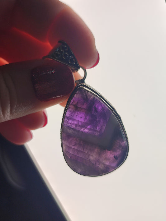 Colgante baño de plata con amatista chevron