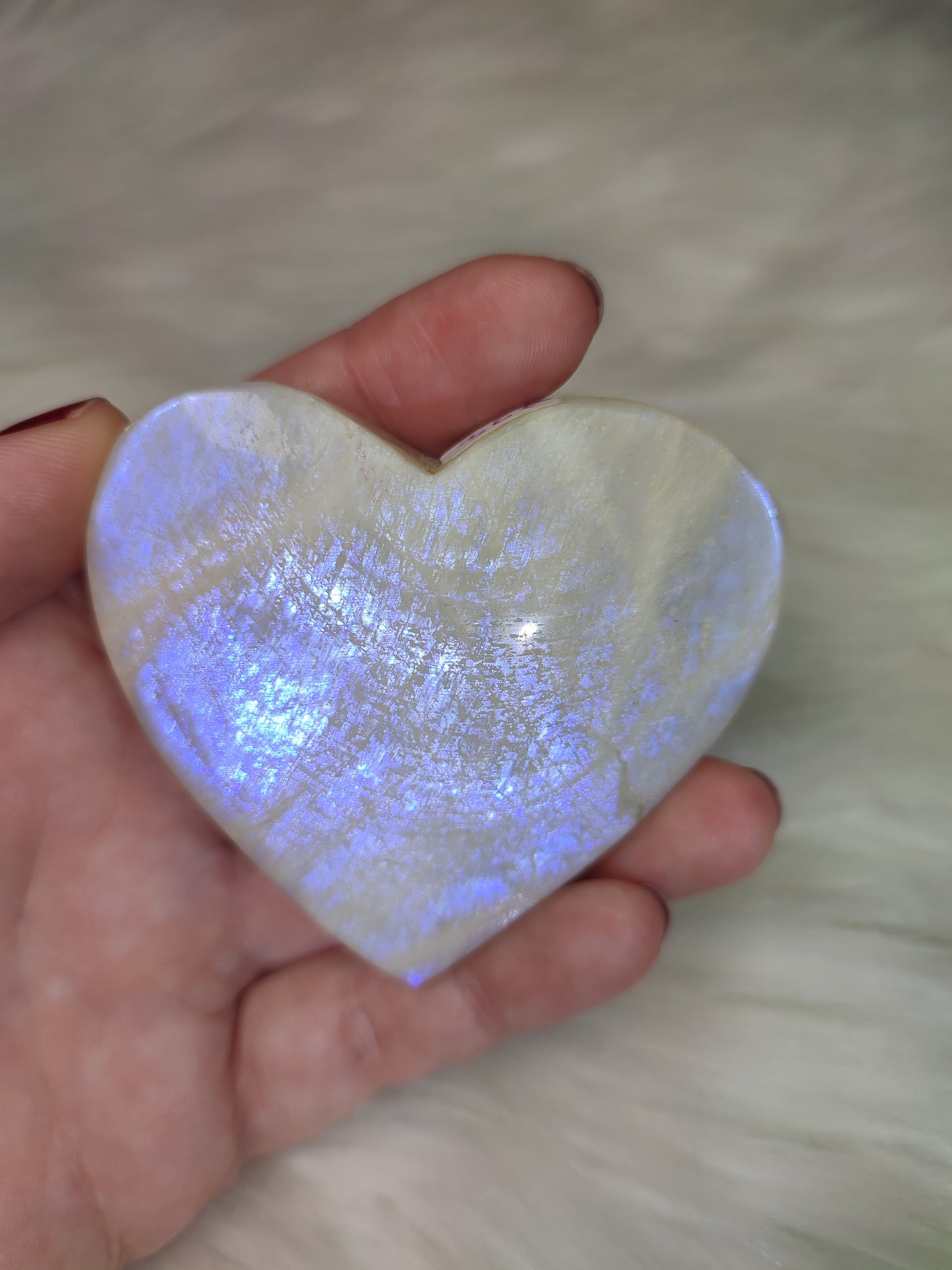 Corazón piedra luna flash 114 gramos