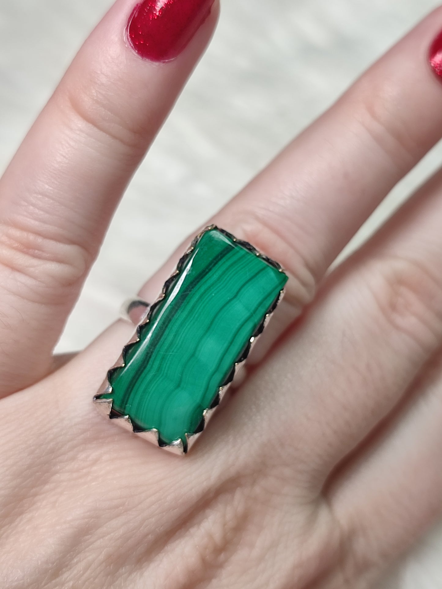 Anillo baño de plata con malaquita