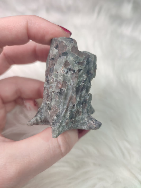 Árbol animado de terror 😱 tallado en yooperlita