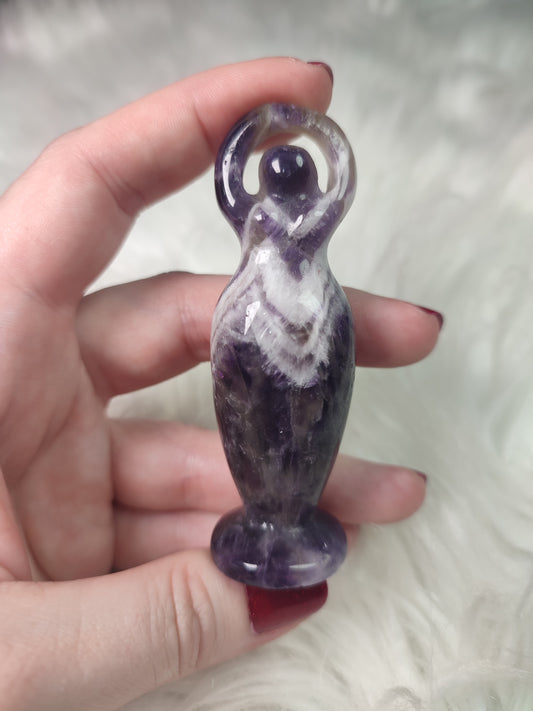 Diosa Espiral tallada en amatista o cuarzo rosa