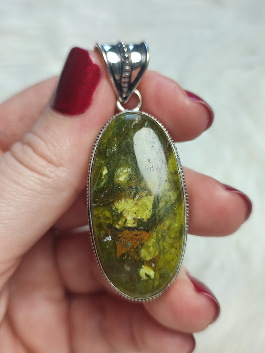 Colgante baño de plata con ópalo verde - N°1