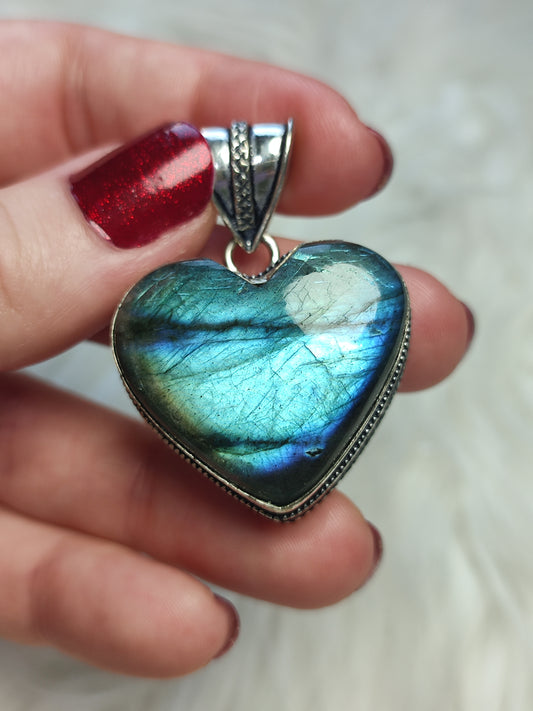 Colgante baño de plata con Labradorita modelo corazón 1