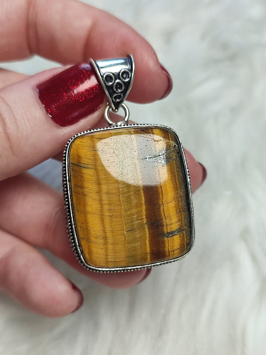 Colgante baño de plata con ojo de tigre 108