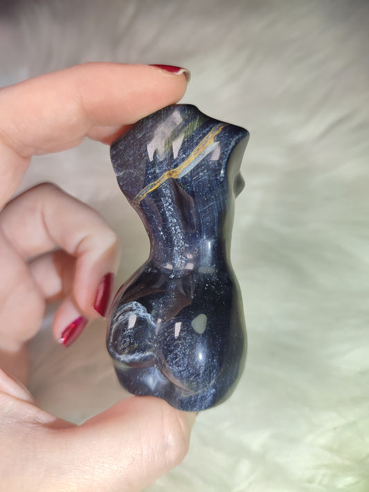 Busto ojo de halcón