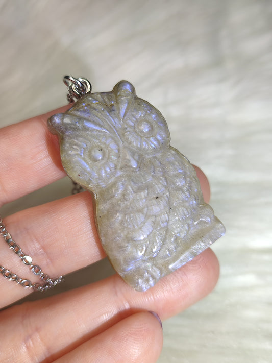 Colgante buho en acero con piedra luna n° 20