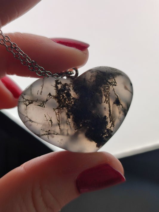 Colgante corazon en acero con ágata musgo n° 259