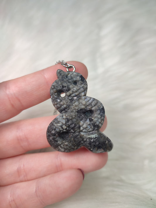 Colgante serpiente en acero con larvikita n° 164