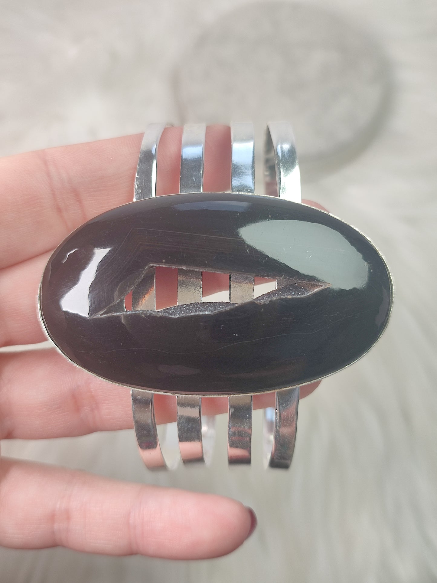 Maxi brazalete baño de plata con ágata negra